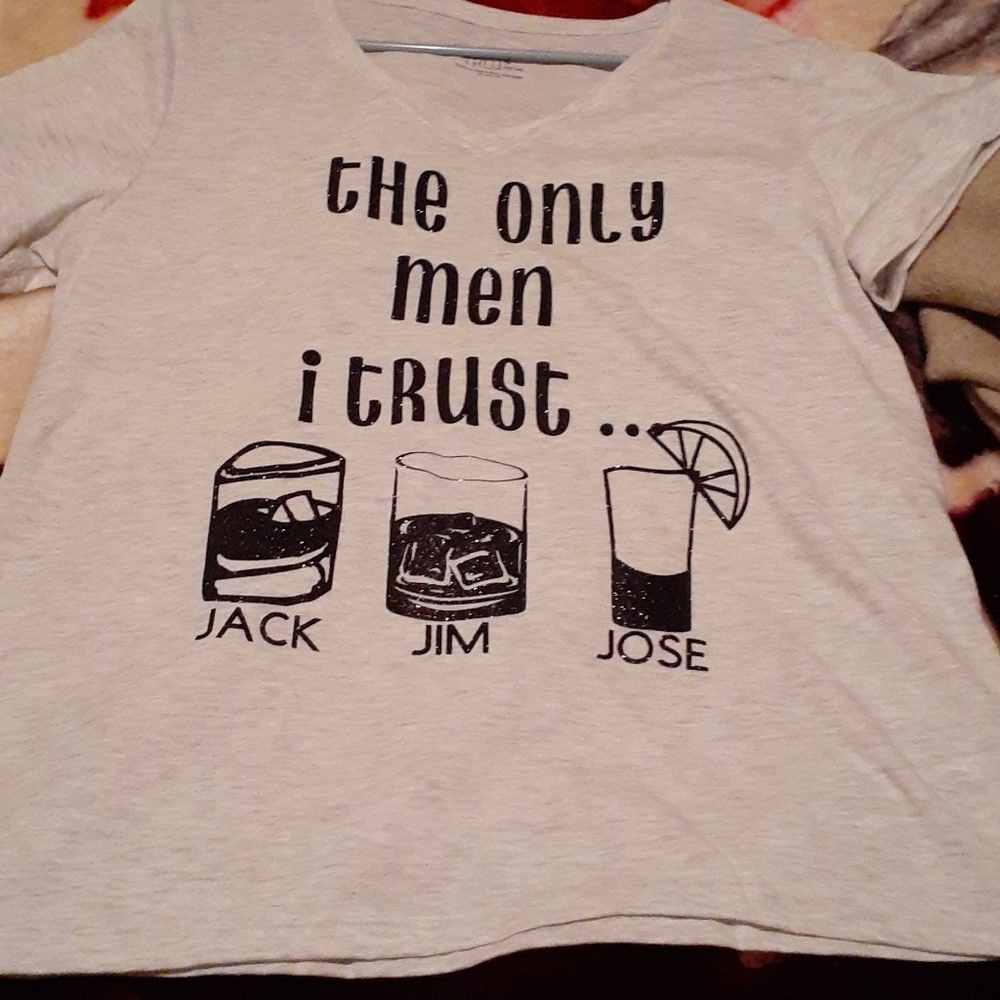 I make custome shirts tumblers and more